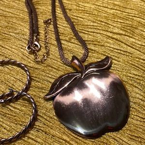 The Apple 🍎 of My Eye